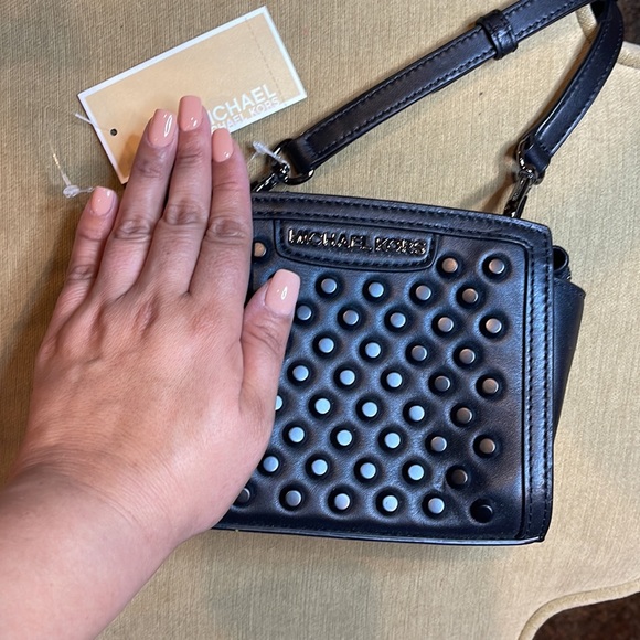 Michael Kors mini messenger  black stud - Picture 4 of 9
